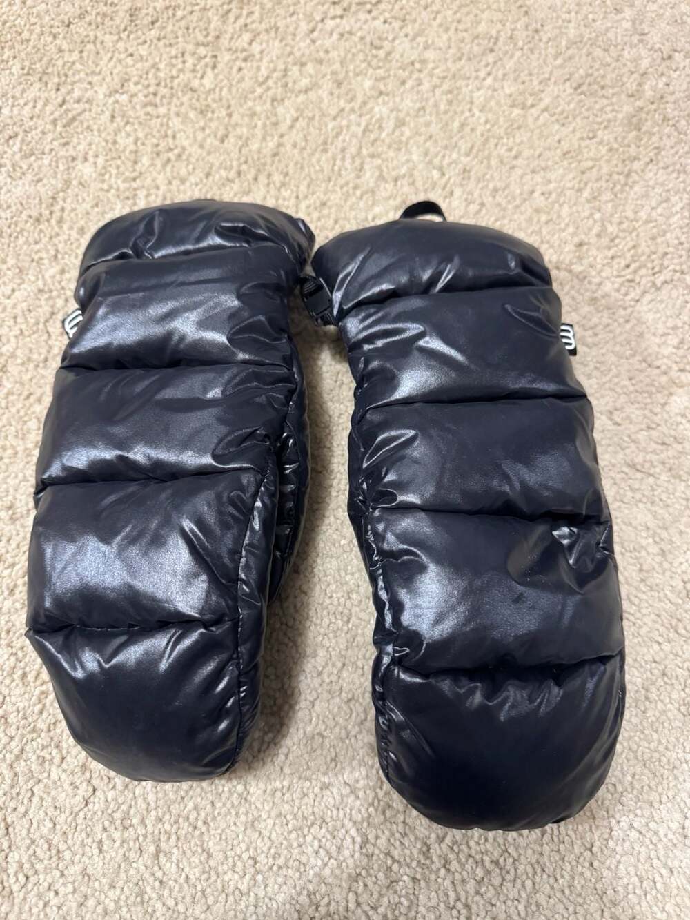 Aritzia The Super Puff Hi-Gloss Goose Down Mittens Black S/M